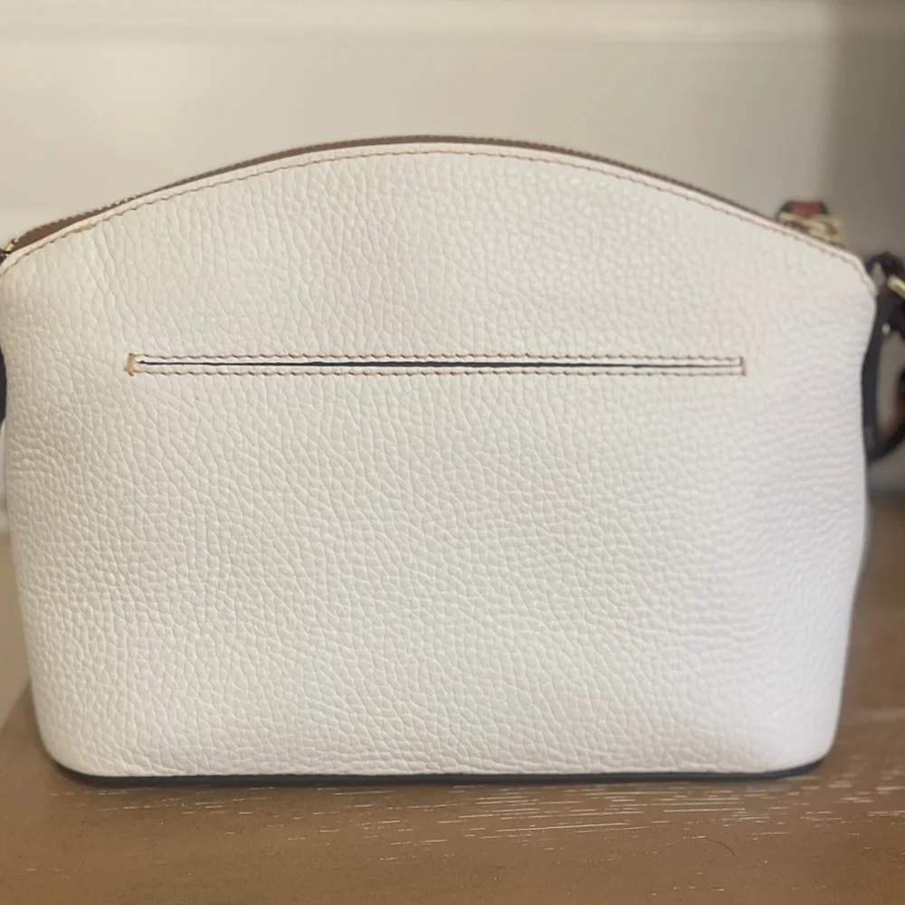 New. Never used. Dooney & Bourke Pebble Grain Suki Crossbody Shoulder Bag White - Picture 7 of 10